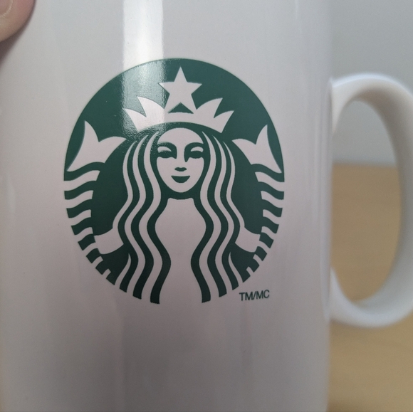 Starbucks 2012 White Mug with Green Logo 558 ML Like New Condition - Picture 2 of 7